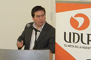 Alumnos de prevención de riesgos analizaron la estrategia de la ACHS para reducir la tasa de accidentabilidad Alumnos de prevención de riesgos analizaron la estrategia de la ACHS para reducir la tasa de accidentabilidad