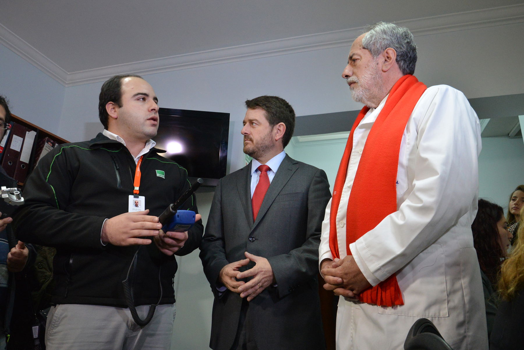 Intendente metropolitano, seremi de salud y asociación chilena de seguridad entregan recomendaciones para evitar contaminación al interior de oficinas Intendente metropolitano, seremi de salud y asociación chilena de seguridad entregan recomendaciones para evitar contaminación al interior de oficinas