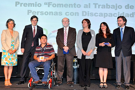 Trabajadores y empresas fueron premiados por su aporte a la inclusión de personas con discapacidad Trabajadores y empresas fueron premiados por su aporte a la inclusión de personas con discapacidad