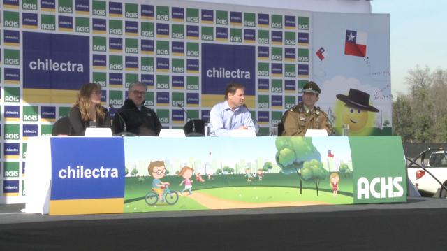 Chilectra y ACHS lanzan campaña “volantín seguro 2015” para prevenir accidentes por uso de hilo curado y evitar interrupciones del suministro eléctrico Chilectra y ACHS lanzan campaña “volantín seguro 2015” para prevenir accidentes por uso de hilo curado y evitar interrupciones del suministro eléctrico