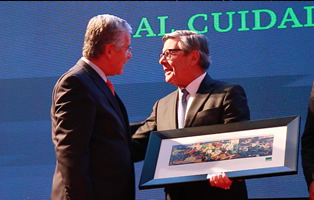 Aes gener recibe premio carlos vial espantoso 2016 Aes gener recibe premio carlos vial espantoso 2016