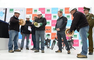 Enel distribución, ACHS y carabineros de chile lanzan campaña "volantín seguro 2017" Enel distribución, ACHS y carabineros de chile lanzan campaña "volantín seguro 2017"
