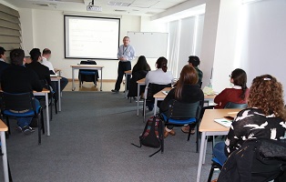 La ACHS capacita a alumnos de duoc uc La ACHS capacita a alumnos de duoc uc