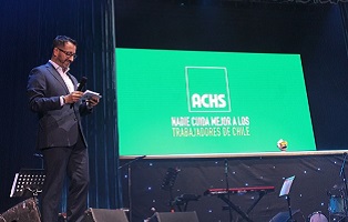 31 minutos, felipe avello y los vásquez se presentaron con éxito en el festival del trabajador 31 minutos, felipe avello y los vásquez se presentaron con éxito en el festival del trabajador