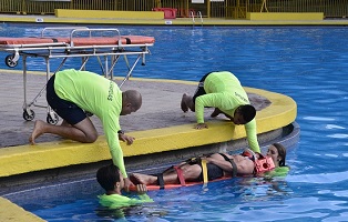 La ACHS junto a la municipalidad de santiago lanzan programa de prevención de accidentes en piscinas La ACHS junto a la municipalidad de santiago lanzan programa de prevención de accidentes en piscinas