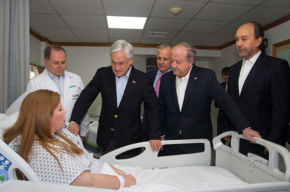 Presidente piñera inicia conmemoración del 1 de mayo con visita a la ACHS y recorrido por el hospital del trabajador Presidente piñera inicia conmemoración del 1 de mayo con visita a la ACHS y recorrido por el hospital del trabajador