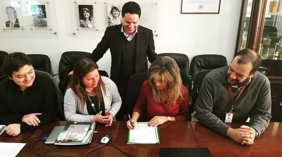 Dirección del servicio de salud metropolitano oriente y la ACHS firman convenio en consultoría estratégica Dirección del servicio de salud metropolitano oriente y la ACHS firman convenio en consultoría estratégica
