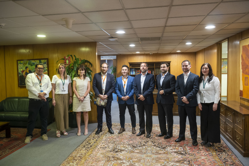 La ACHS firmó acuerdo colaboración con canal 13 La ACHS firmó acuerdo colaboración con canal 13