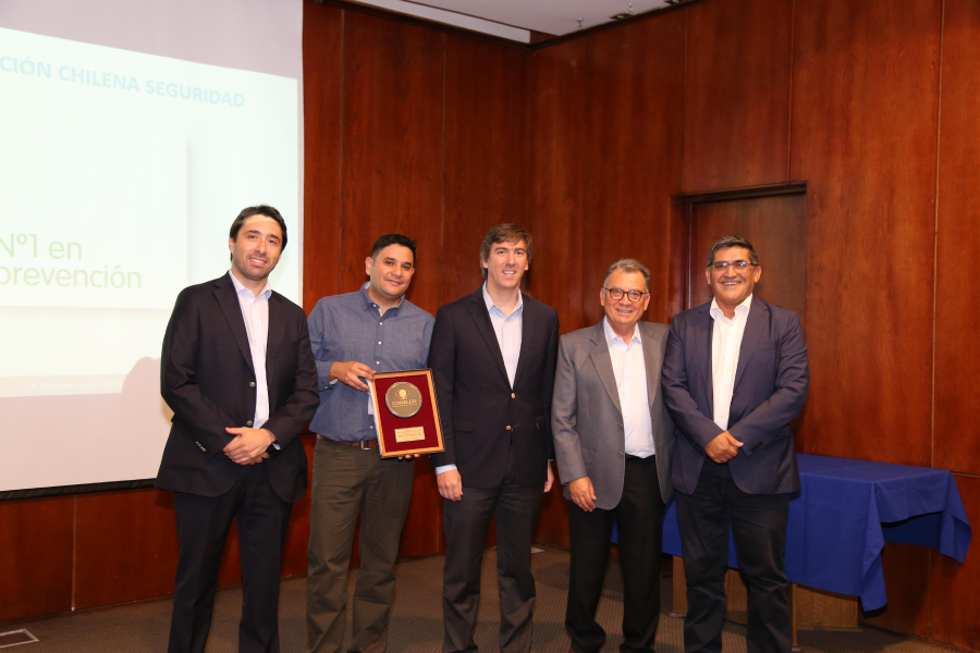 Codelco realiza reconocimiento a la ACHS por su destacada gestión en seguridad y salud ocupacional Codelco realiza reconocimiento a la ACHS por su destacada gestión en seguridad y salud ocupacional