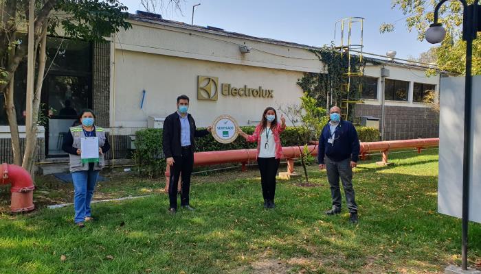 Electrolux recibe certificado de la Asociación Chilena de Seguridad por su plan de medidas preventivas contra el COVID-19 Electrolux recibe certificado de la Asociación Chilena de Seguridad por su plan de medidas preventivas contra el COVID-19