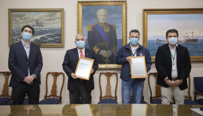 Subsecretaria para las Fuerzas Armadas recibe reconocimiento de la ACHS por su compromiso con la seguridad y salud de sus funcionarios Subsecretaria para las Fuerzas Armadas recibe reconocimiento de la ACHS por su compromiso con la seguridad y salud de sus funcionarios