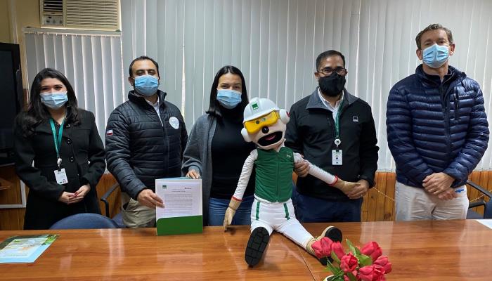 La ACHS y Pequeño Cottolengo firman acuerdo de colaboración para trabajar en conjunto en el cuidado de los trabajadores La ACHS y Pequeño Cottolengo firman acuerdo de colaboración para trabajar en conjunto en el cuidado de los trabajadores
