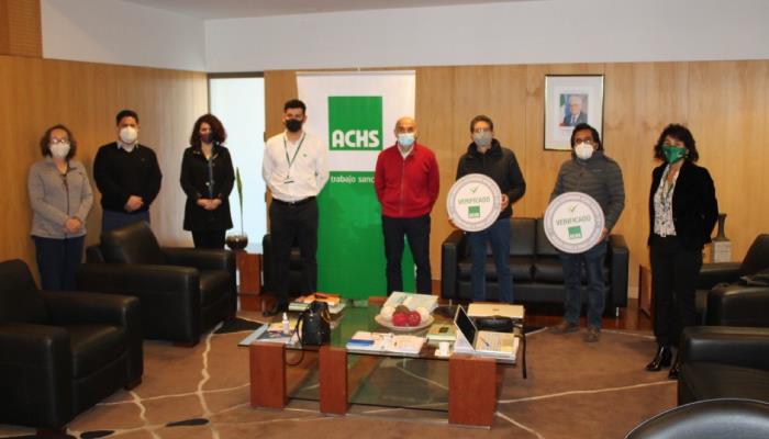 La ACHS entregó a la Corporación Scuola Italiana Vittorio Montiglio la certificación de la gestión del cumplimiento de estándar de COVID-19 La ACHS entregó a la Corporación Scuola Italiana Vittorio Montiglio la certificación de la gestión del cumplimiento de estándar de COVID-19