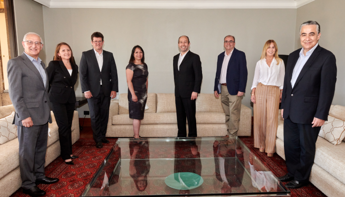 Paul Schiodtz continúa como Presidente del Directorio de la ACHS y se eligen seis nuevos directores, dos en representación de las entidades empleadoras asociadas a la ACHS y cuatro que representan a los trabajadores afiliados Paul Schiodtz continúa como Presidente del Directorio de la ACHS y se eligen seis nuevos directores, dos en representación de las entidades empleadoras asociadas a la ACHS y cuatro que representan a los trabajadores afiliados