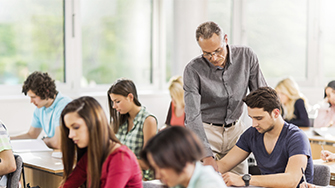 Según cifras de la ACHS, más de 11 mil profesores se accidentaron el 2014