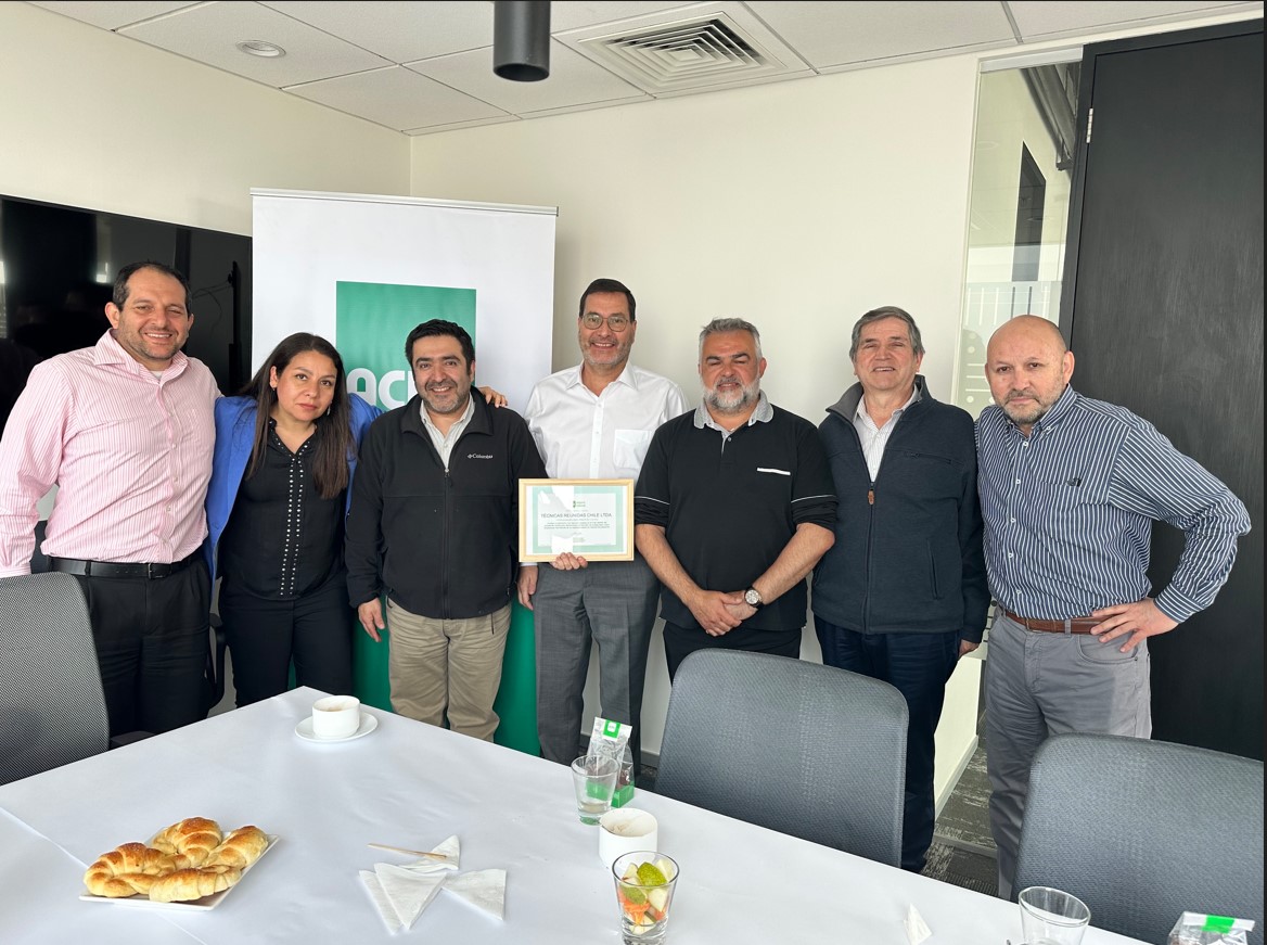 La Achs entrega certificación a Comité Paritario de empresa Técnicas Reunidas por su avance a Etapa Inicial La Achs entrega certificación a Comité Paritario de empresa Técnicas Reunidas por su avance a Etapa Inicial