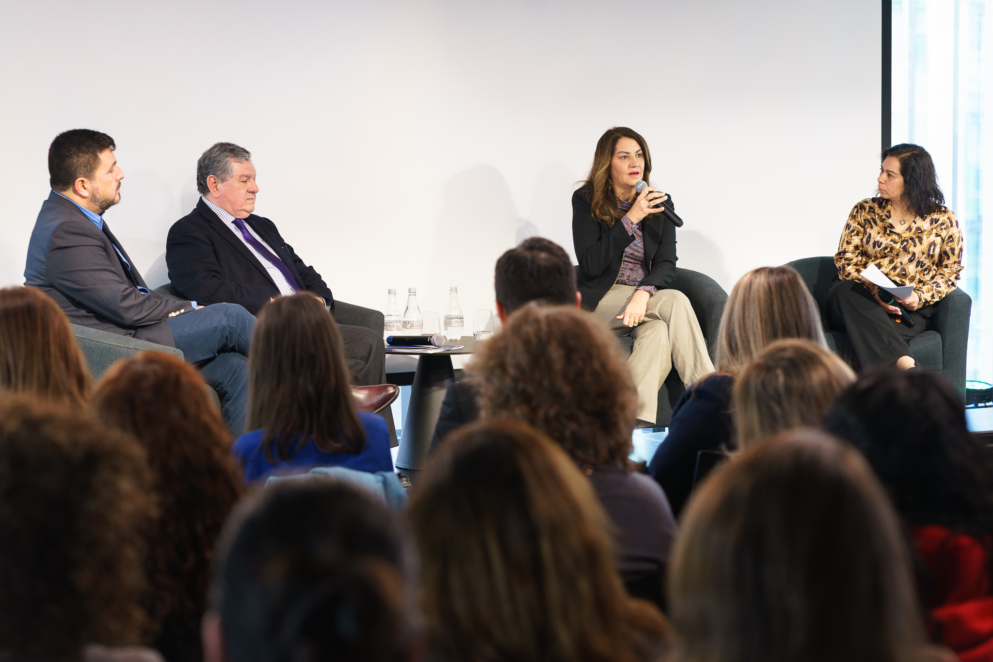 Online, libre y gratuita:
ChileMujeres y la Achs renuevan capacitación y guía para prevenir acoso y violencia laboral Online, libre y gratuita:
ChileMujeres y la Achs renuevan capacitación y guía para prevenir acoso y violencia laboral