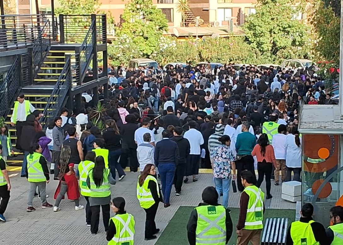 UDLA refuerza su cultura preventiva con masivo simulacro en RM y Viña del Mar UDLA refuerza su cultura preventiva con masivo simulacro en RM y Viña del Mar